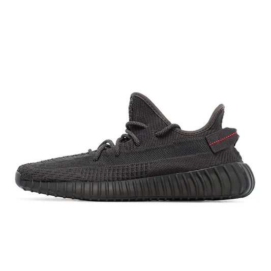 Schwarze Sneaker aus statisch gestricktem Material